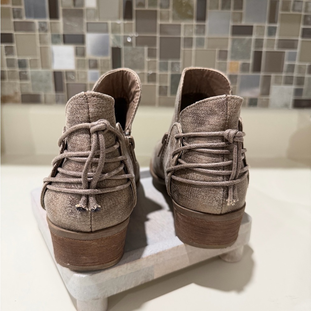 Very G Textured Brown Ankle Booties - Picture 4 of 12